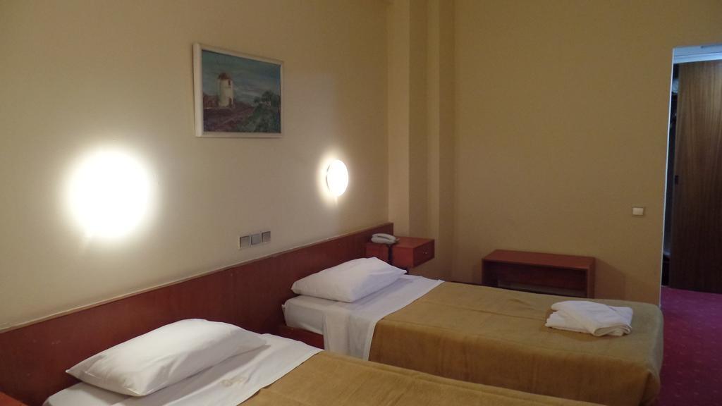 Cavo D' Oro Hotel Piræus Eksteriør billede