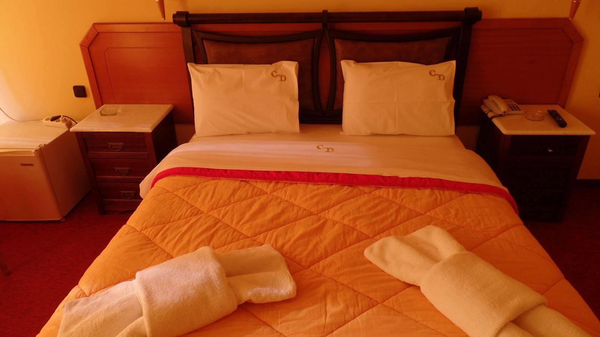 Cavo D' Oro Hotel Piræus Eksteriør billede