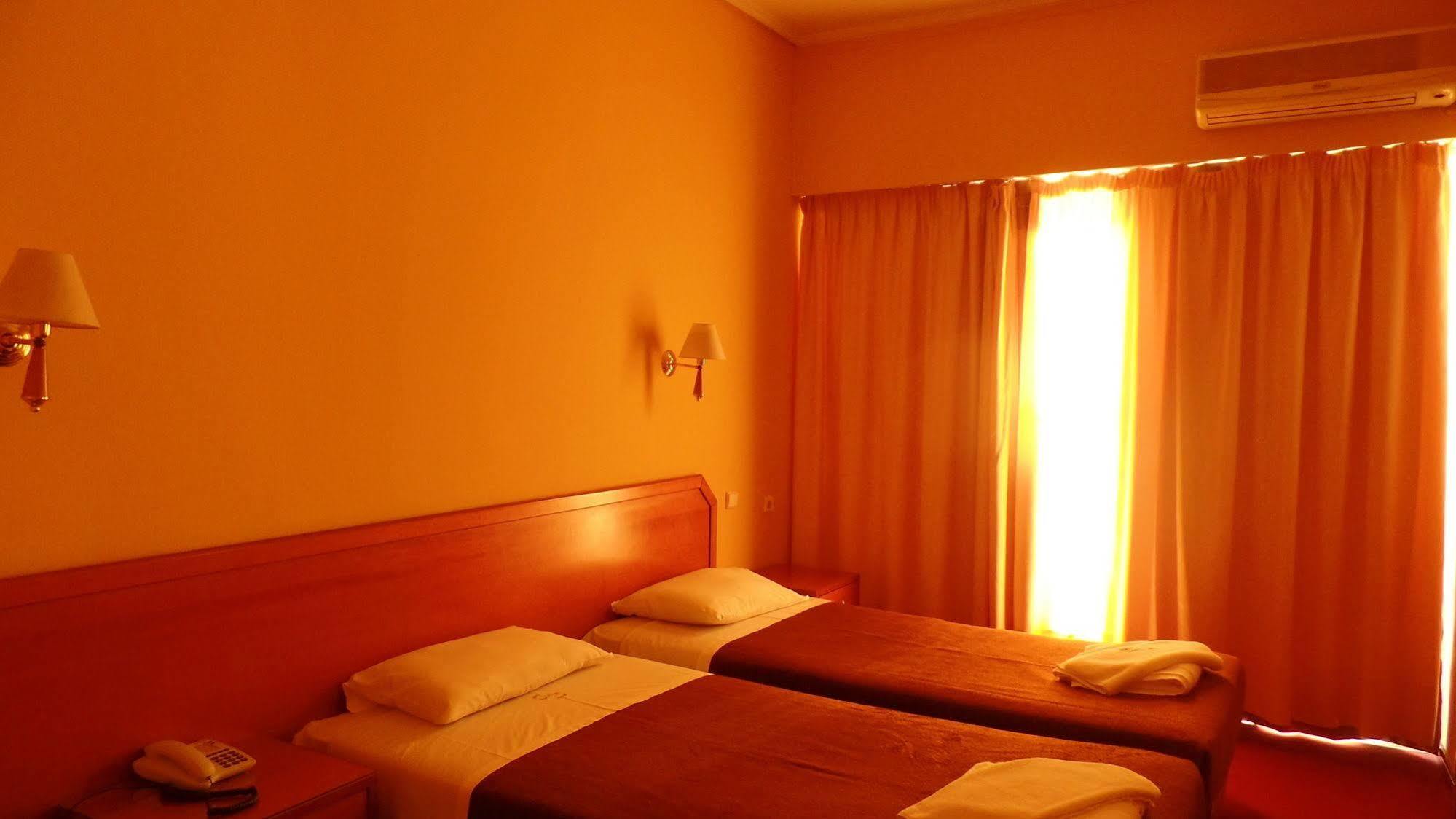 Cavo D' Oro Hotel Piræus Eksteriør billede