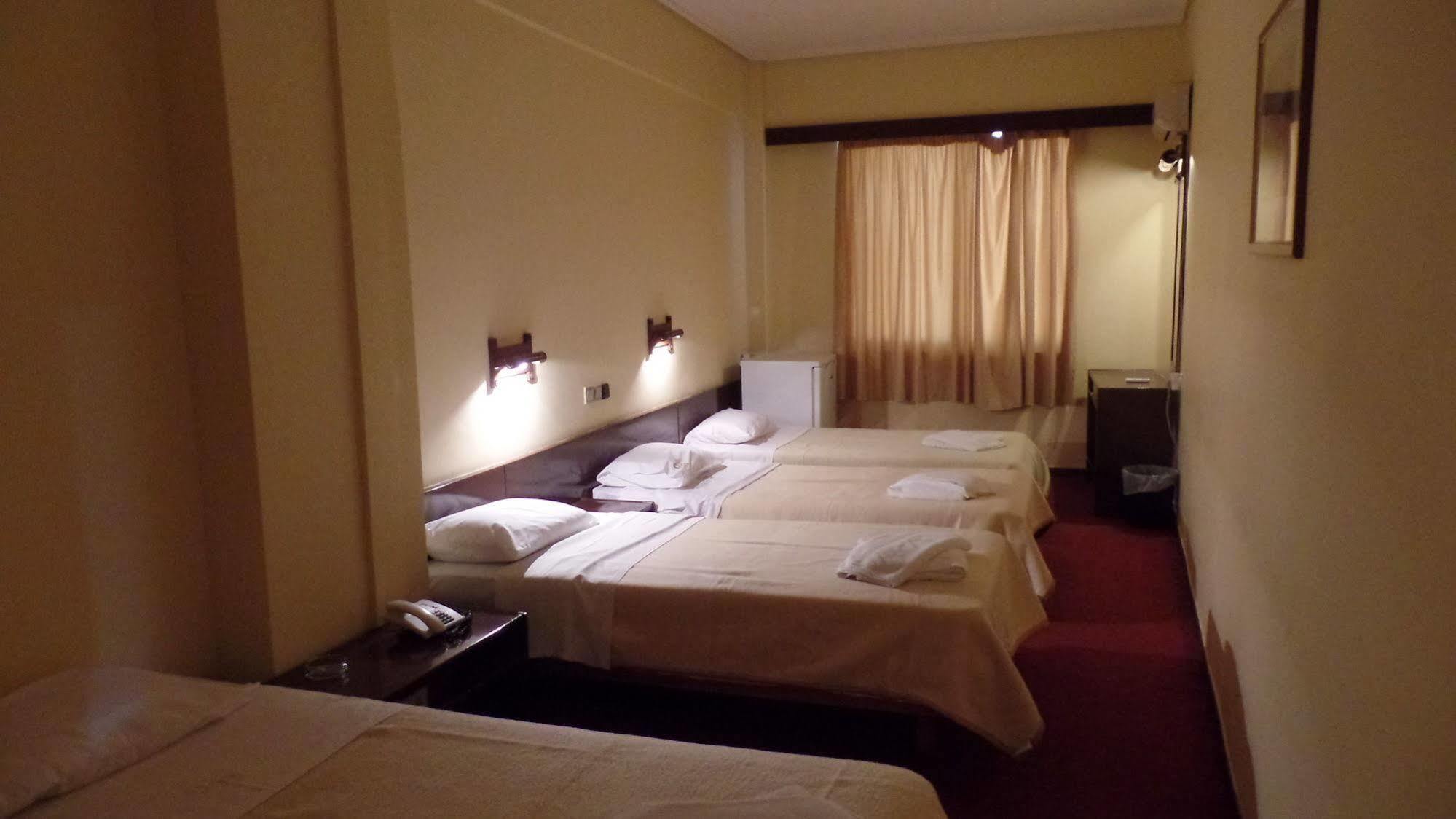 Cavo D' Oro Hotel Piræus Eksteriør billede