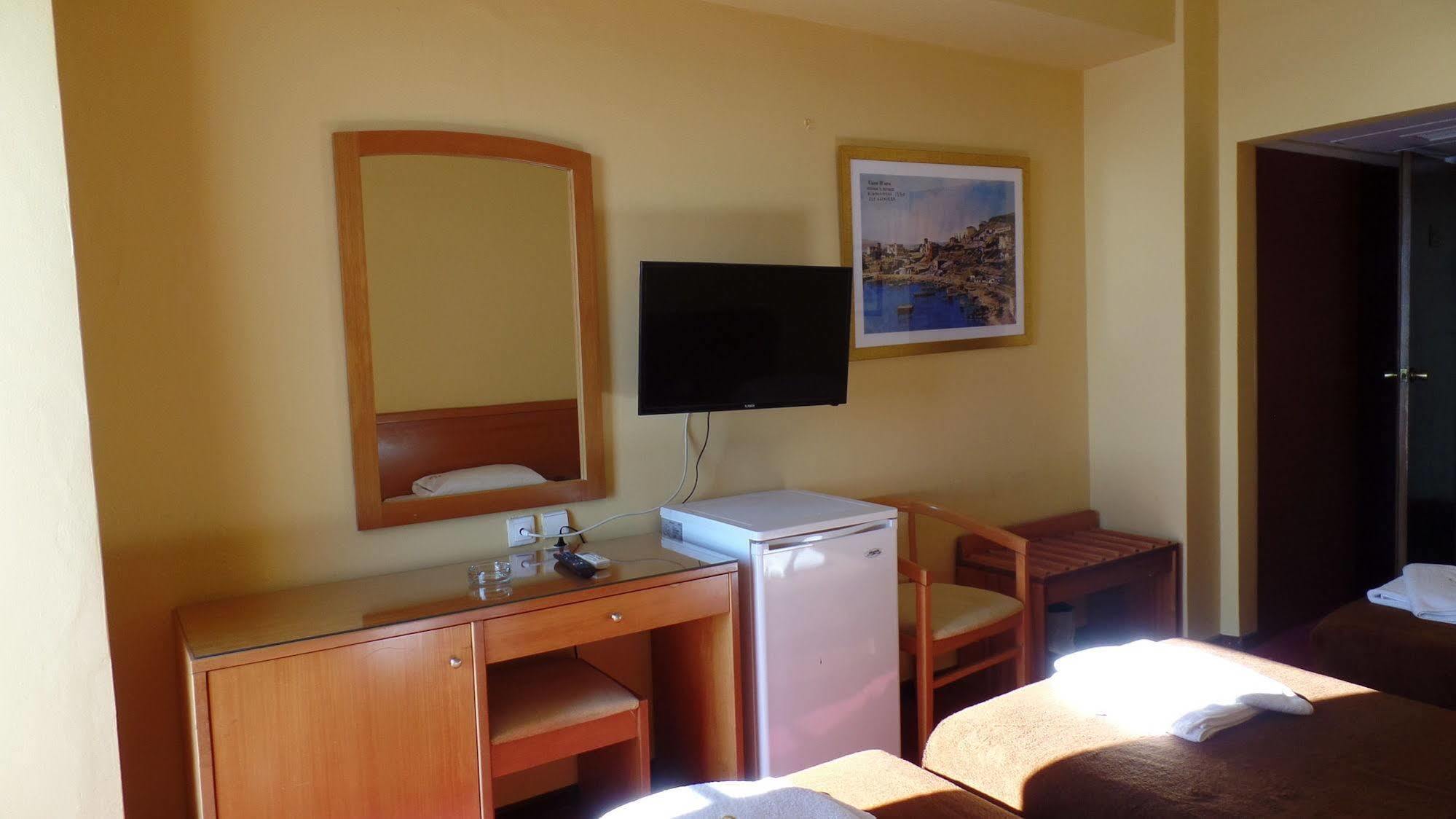Cavo D' Oro Hotel Piræus Eksteriør billede